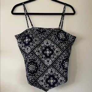 No Boundaries|Navy and White bandana Patterned Women's tank top|XL|EUC